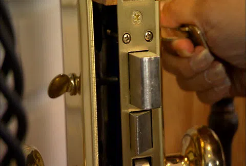 San Diego Emergency Locksmith San Diego, CA 619-402-1867 - apartment-lock-change